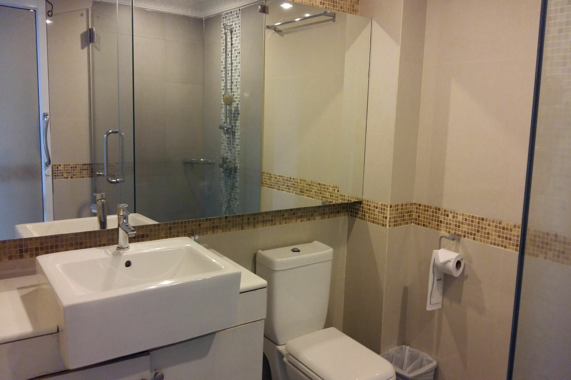 Pattaya International Lodge Luaran gambar